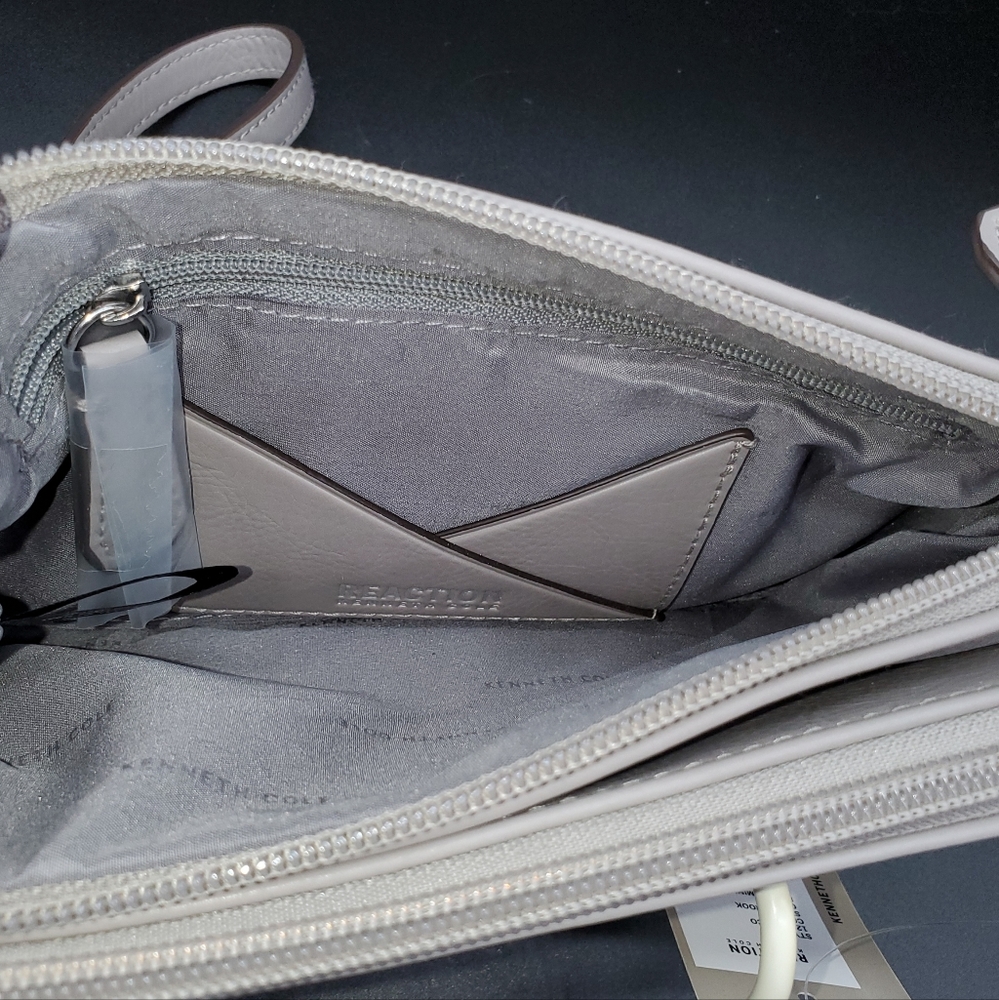 👜Kenneth Cole Reaction Crossbody Bag and Wristlet - Picture 8 of 10